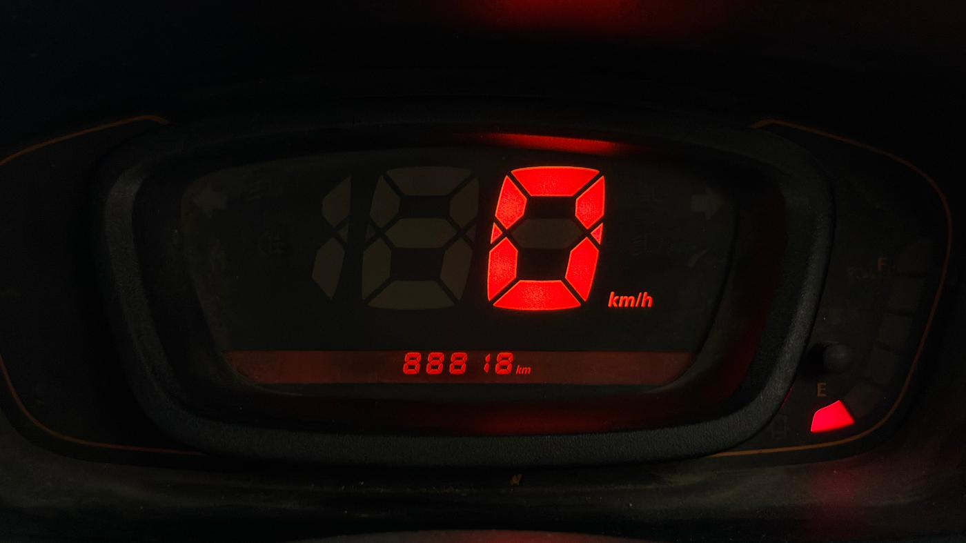 2017 Renault Kwid RXT 1.0 (O), Petrol, Manual, 88,807 km, Odometer Image
