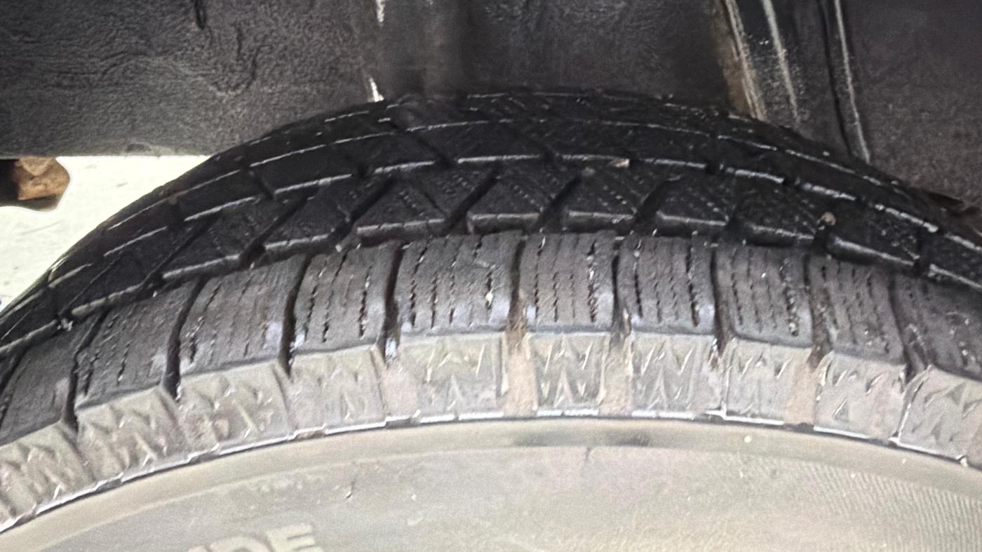 2017 Renault Kwid RXT 1.0 (O), Petrol, Manual, 88,807 km, Right Rear Tyre Tread