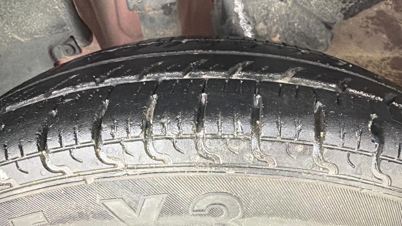 2017 Renault Kwid RXT 1.0 (O), Petrol, Manual, 88,807 km, Left Front Tyre Tread