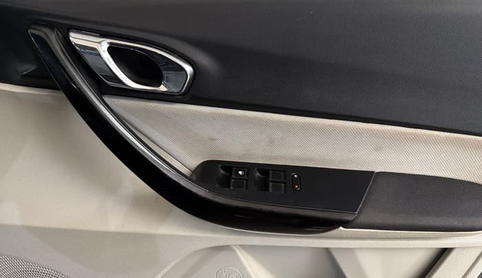 2022 Tata TIGOR XZ PLUS CNG, CNG, Manual, 86,596 km, Driver Side Door Panels Control