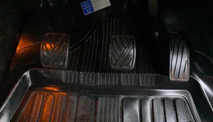 2020 Toyota Glanza G MT PETROL, Petrol, Manual, 11,076 km, Pedals