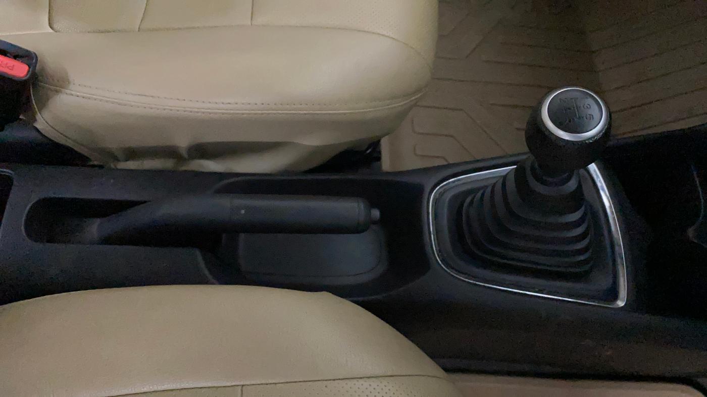 2018 Honda Amaze 1.2L I-VTEC VX, Petrol, Manual, 40,211 km, Gear Lever