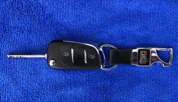 2016 Hyundai i10 SPORTZ 1.1, CNG, Manual, 68,904 km, Key Close Up