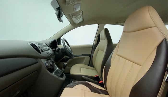 2016 Hyundai i10 SPORTZ 1.1, CNG, Manual, 68,904 km, Right Side Front Door Cabin