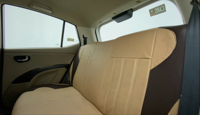 2016 Hyundai i10 SPORTZ 1.1, CNG, Manual, 68,904 km, Right Side Rear Door Cabin