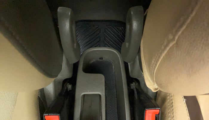 2016 Hyundai i10 SPORTZ 1.1, CNG, Manual, 68,904 km, Driver Side Adjustment Panel