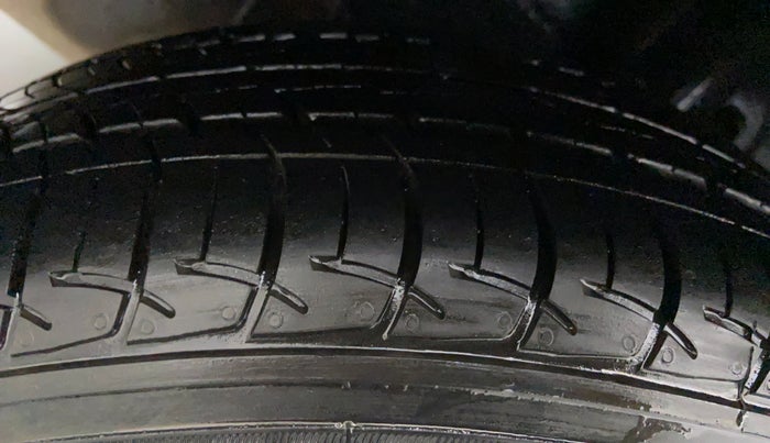 2014 Tata Zest XT RT, Petrol, Manual, 73,417 km, Right Rear Tyre Tread