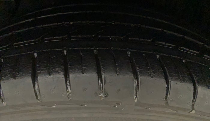 2017 Hyundai Creta E PLUS 1.6 PETROL, Petrol, Manual, 23,252 km, Right Front Tyre Tread
