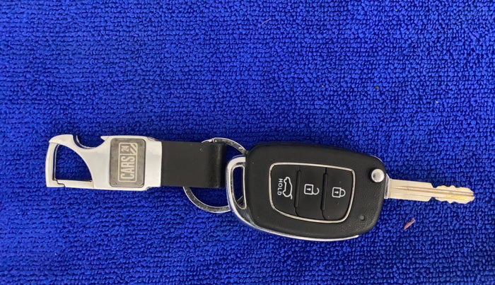 2017 Hyundai Creta E PLUS 1.6 PETROL, Petrol, Manual, 23,252 km, Key Close Up