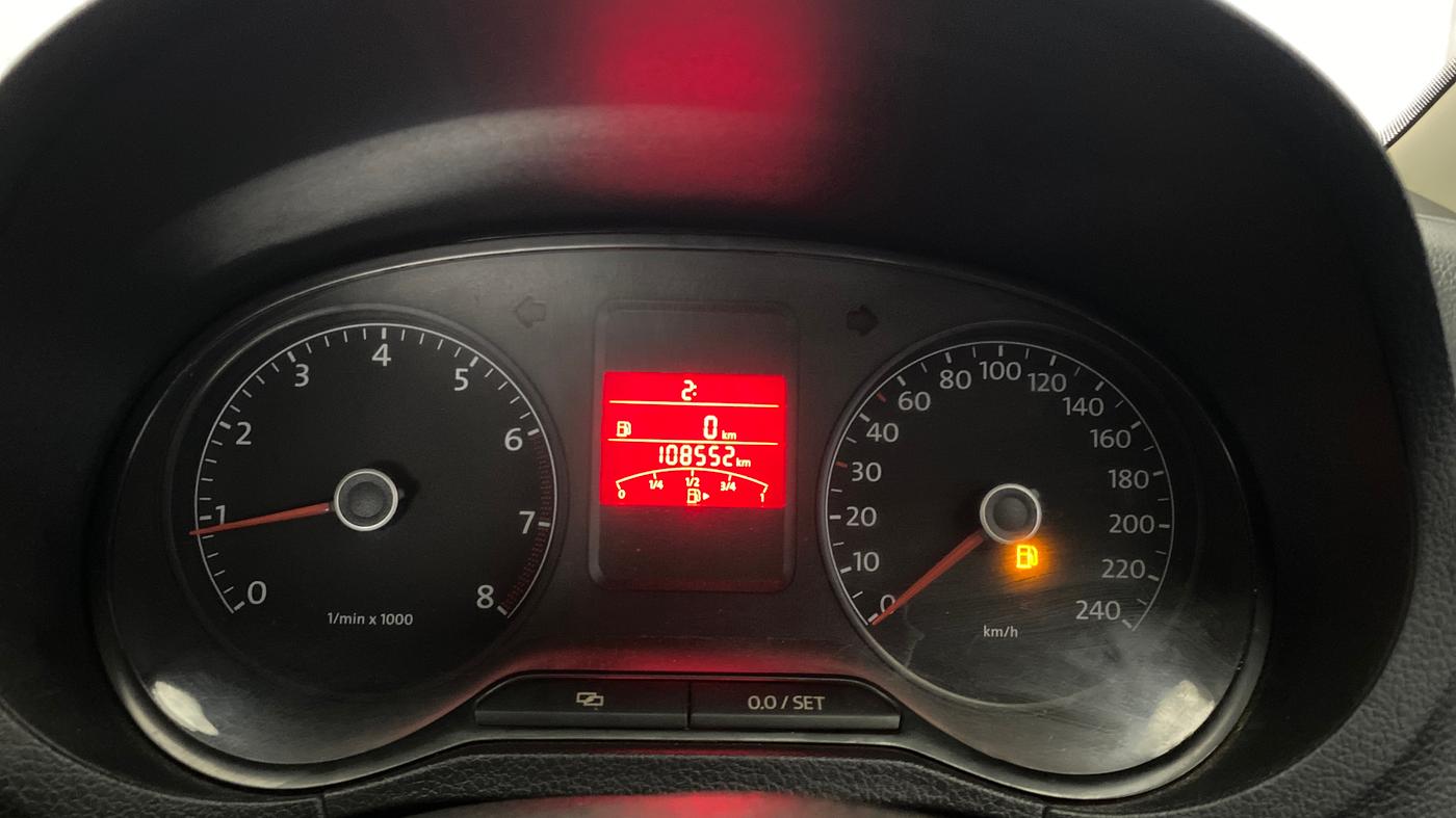 2013 Volkswagen Polo HIGHLINE1.2L, Petrol, Manual, 1,08,550 km, Odometer Image