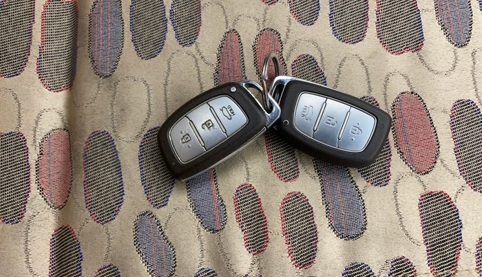 2016 Hyundai Grand i10 ASTA 1.2 KAPPA VTVT, Petrol, Manual, 75,766 km, Key Close Up