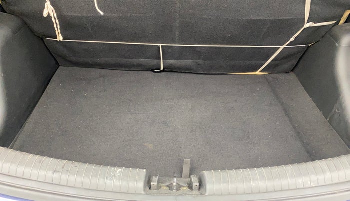 2016 Hyundai Grand i10 ASTA 1.2 KAPPA VTVT, Petrol, Manual, 75,766 km, Boot Inside