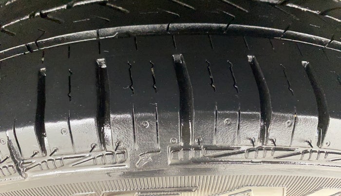 2016 Hyundai Grand i10 ASTA 1.2 KAPPA VTVT, Petrol, Manual, 75,766 km, Left Rear Tyre Tread