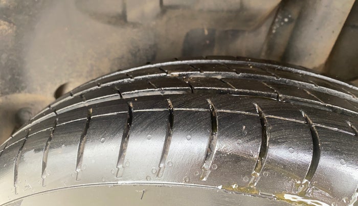 2019 Maruti Swift VXI, Petrol, Manual, 1,15,652 km, Left Rear Tyre Tread