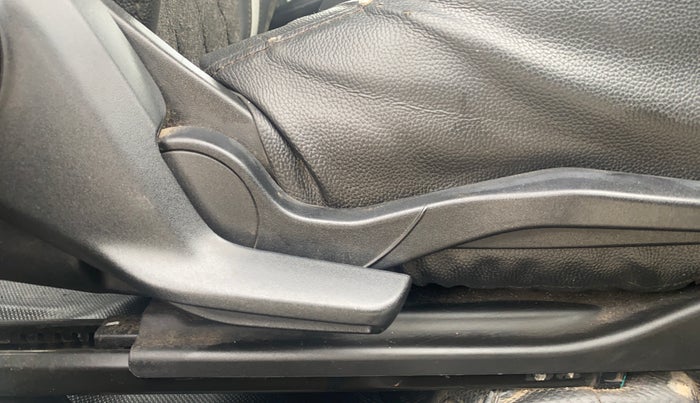 2019 Maruti Swift VXI, Petrol, Manual, 1,15,652 km, Driver Side Adjustment Panel