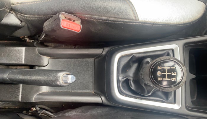 2019 Maruti Swift VXI, Petrol, Manual, 1,15,652 km, Gear Lever