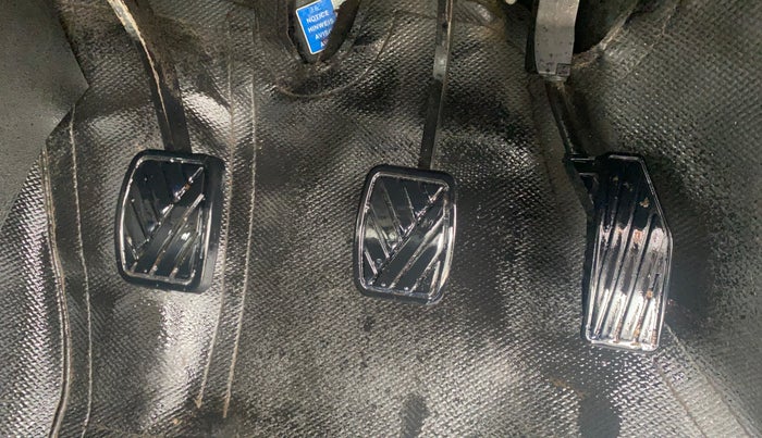 2019 Maruti Swift VXI, Petrol, Manual, 1,15,652 km, Pedals