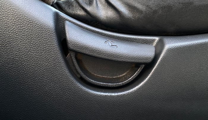 2015 Hyundai Grand i10 SPORTZ 1.2 KAPPA VTVT, Petrol, Manual, 63,232 km, Driver Side Adjustment Panel