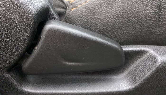 2019 Renault Kwid RXL, Petrol, Manual, 31,321 km, Driver Side Adjustment Panel