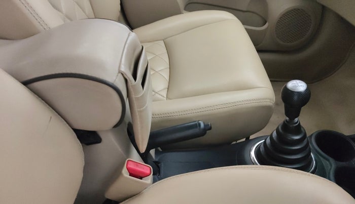 2014 Honda Amaze 1.2L I-VTEC SX, Petrol, Manual, 1,17,644 km, Gear Lever