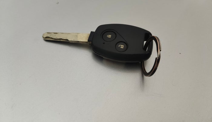 2014 Honda Amaze 1.2L I-VTEC SX, Petrol, Manual, 1,17,644 km, Key Close Up