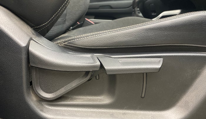 2023 KIA SONET HTK PLUS 1.2, Petrol, Manual, 44,168 km, Driver Side Adjustment Panel