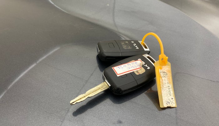 2023 KIA SONET HTK PLUS 1.2, Petrol, Manual, 44,168 km, Key Close Up