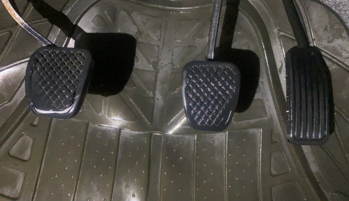 2016 Honda Brio S MT, Petrol, Manual, 30,897 km, Pedals