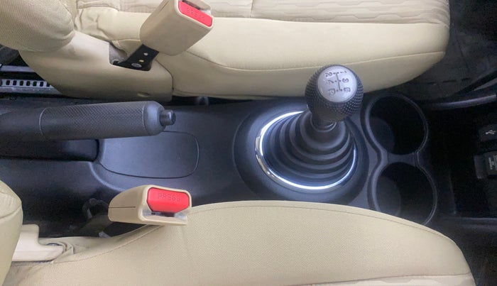 2016 Honda Brio S MT, Petrol, Manual, 30,897 km, Gear Lever