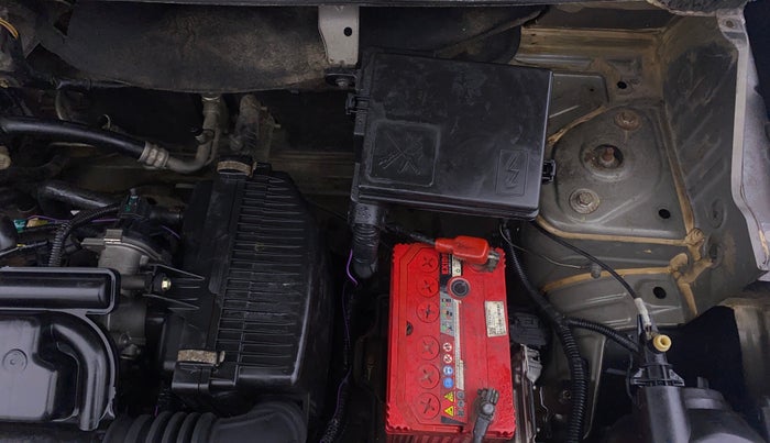 2017 Renault Kwid RXT 0.8, Petrol, Manual, 99,918 km, Engine View - Left