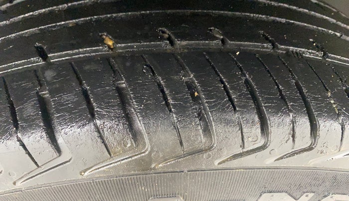 2017 Renault Kwid RXT 0.8, Petrol, Manual, 99,918 km, Right Rear Tyre Tread