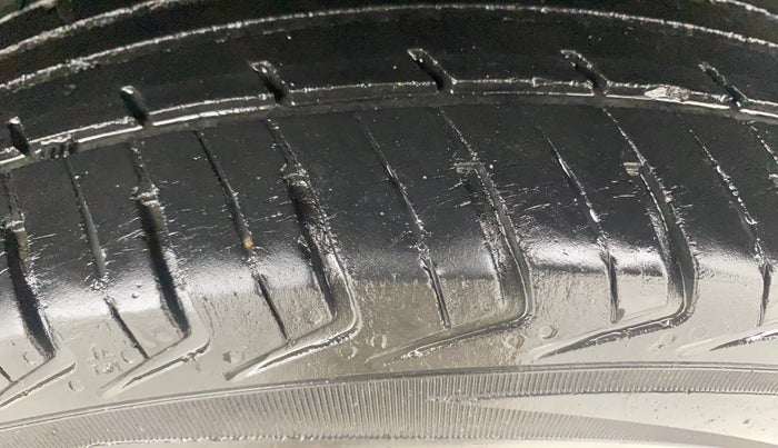 2017 Renault Kwid RXT 0.8, Petrol, Manual, 99,918 km, Left Rear Tyre Tread