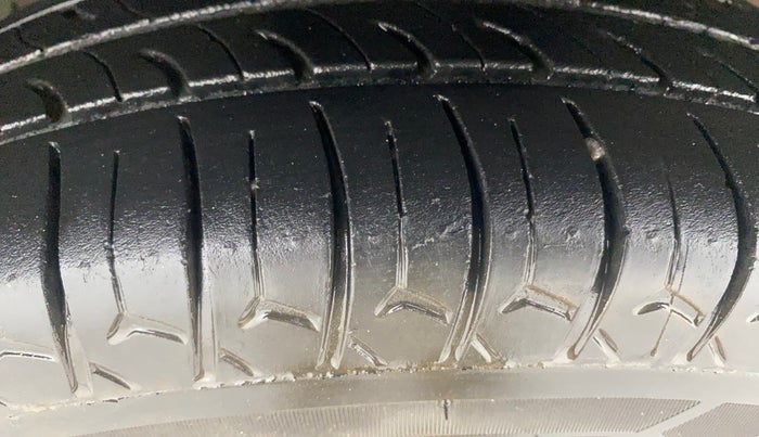 2017 Renault Kwid RXT 0.8, Petrol, Manual, 99,918 km, Left Front Tyre Tread