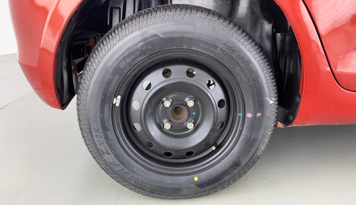 2014 Maruti Swift VXI D, Petrol, Manual, 31,335 km, Right Rear Wheel