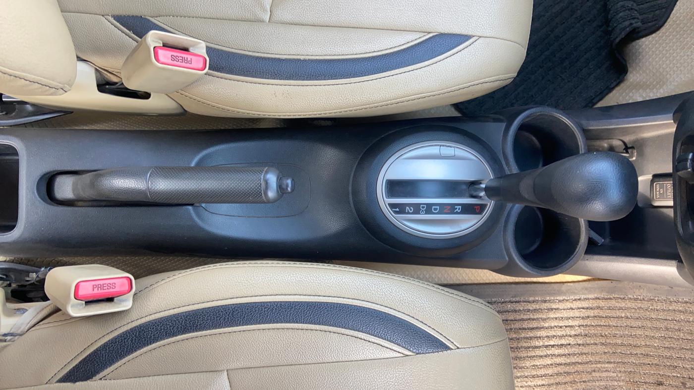 2014 Honda Amaze 1.2L I-VTEC VX AT, Petrol, Automatic, 1,22,216 km, Gear Lever