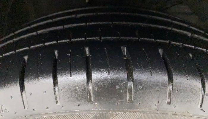 2020 Maruti Baleno ZETA PETROL 1.2, Petrol, Manual, 14,813 km, Right Front Tyre Tread