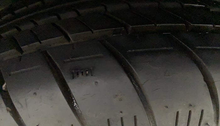 2012 Maruti Swift Dzire ZXI, Petrol, Manual, 65,154 km, Right Rear Tyre Tread