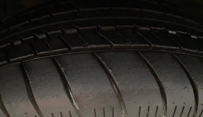 2012 Maruti Swift Dzire ZXI, Petrol, Manual, 65,154 km, Left Front Tyre Tread
