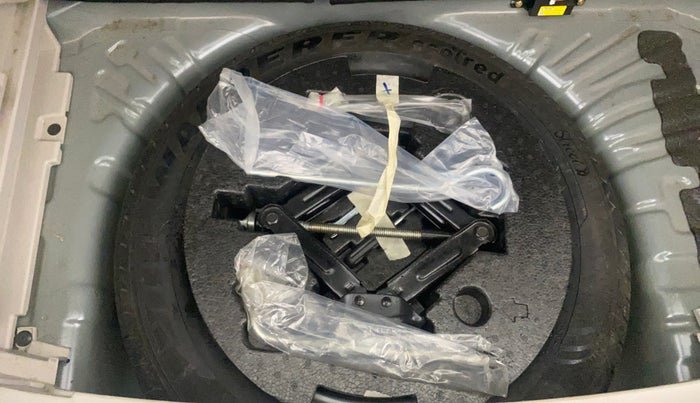 2021 Mahindra XUV300 W8 (O) 1.5 DIESEL, Diesel, Manual, 32,332 km, Spare Tyre