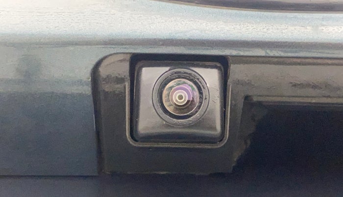 2021 Mahindra XUV300 W8 (O) 1.5 DIESEL, Diesel, Manual, 32,332 km, Parking Camera