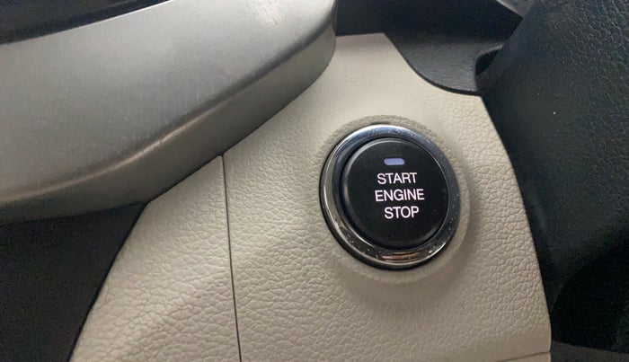 2021 Mahindra XUV300 W8 (O) 1.5 DIESEL, Diesel, Manual, 32,332 km, Keyless Start/ Stop Button