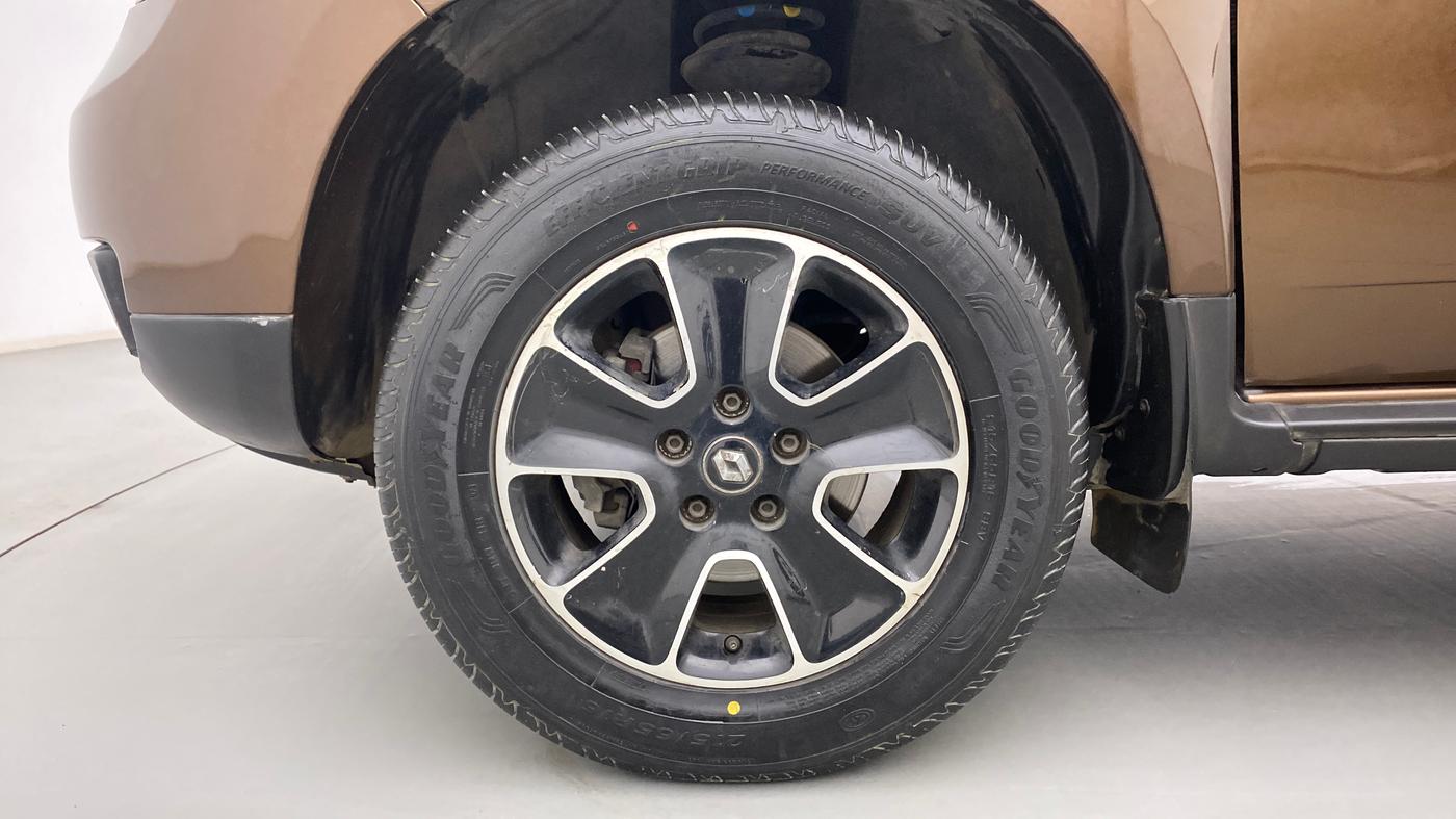 2018 Renault Duster 85 PS RXS MT DIESEL, Diesel, Manual, 72,877 km, Left Front Wheel