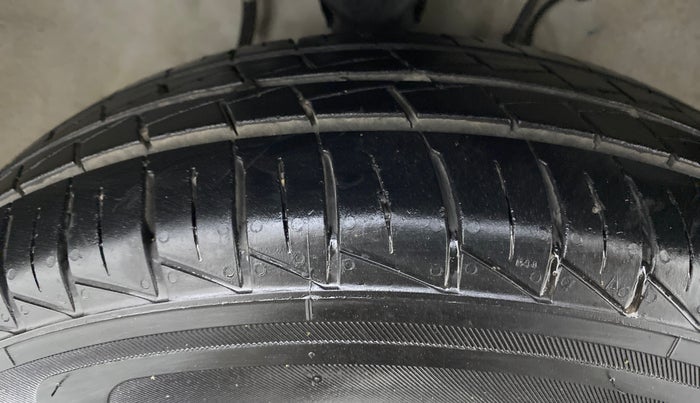 2020 Maruti Alto VXI, Petrol, Manual, 5,044 km, Right Front Tyre Tread