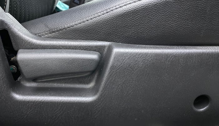 2020 Maruti Alto VXI, Petrol, Manual, 5,044 km, Driver Side Adjustment Panel