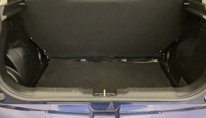 2021 Maruti Swift VXI, Petrol, Manual, 32,217 km, Boot Inside
