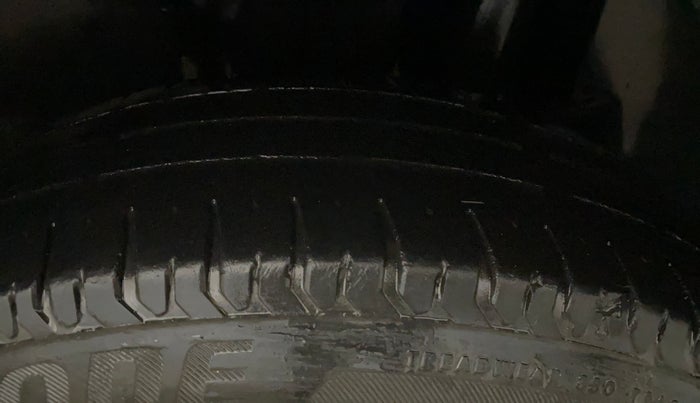 2021 Maruti Swift VXI, Petrol, Manual, 32,217 km, Left Rear Tyre Tread