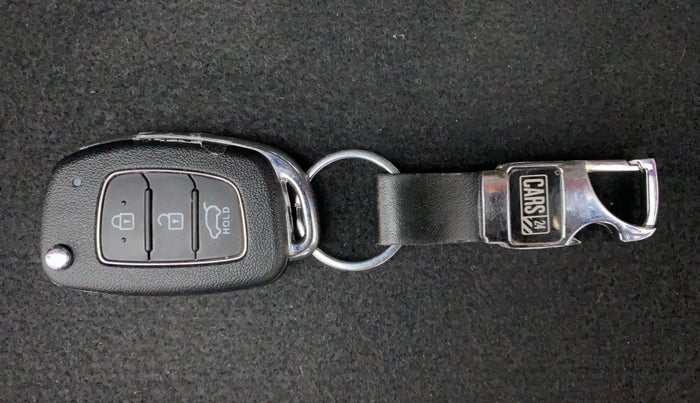 2015 Hyundai Creta SX 1.6 DIESEL, Diesel, Manual, 80,255 km, Key Close Up