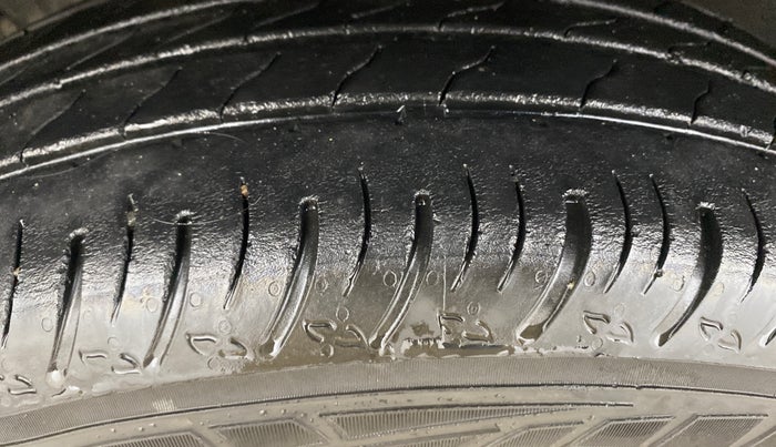 2022 Renault Kiger RXZ TURBO CVT, Petrol, Automatic, 36,227 km, Left Front Tyre Tread