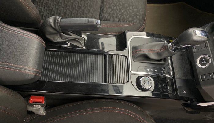 2022 Renault Kiger RXZ TURBO CVT, Petrol, Automatic, 36,227 km, Gear Lever