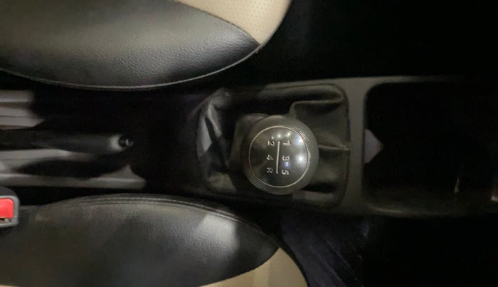 2017 Hyundai Eon ERA +, Petrol, Manual, 40,052 km, Gear Lever